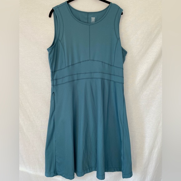 Title nine Dresses & Skirts - Title Nine Dream V-Neck Dress